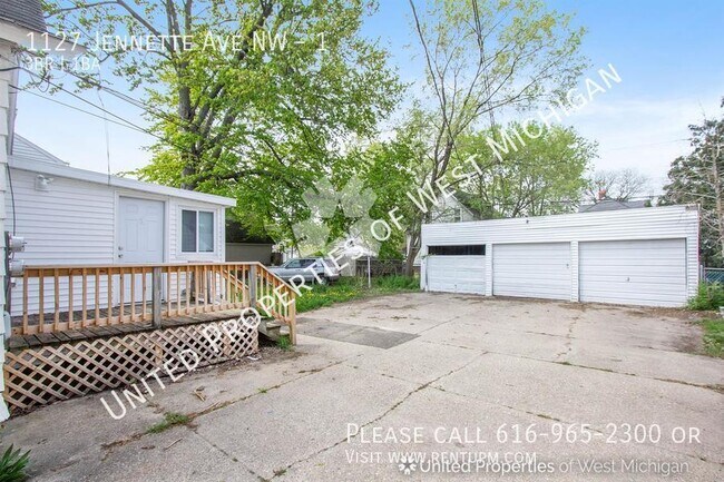 Foto del edificio - 1127 Jennette Ave NW