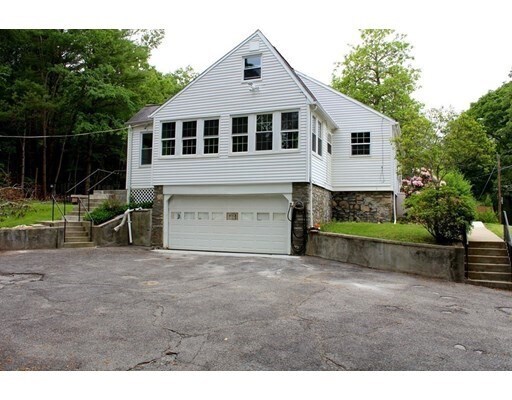 Building Photo - 92 Sawmill Rd