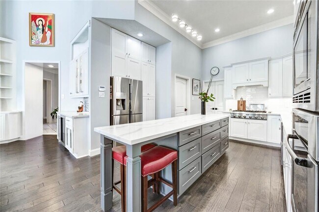 Building Photo - 855 Plainwood Dr
