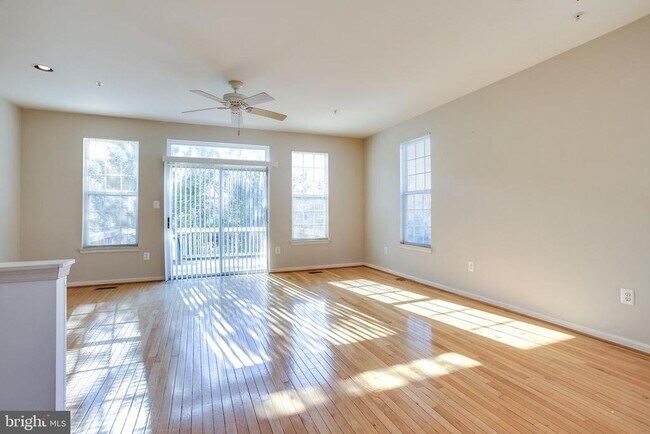 Foto del edificio - 100 Penwick Cir