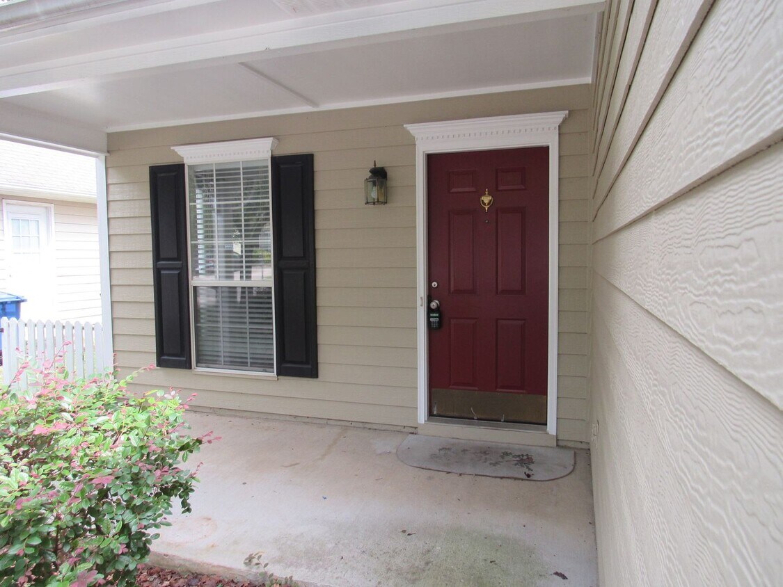 Primary Photo - 1011 Wyndham Ln