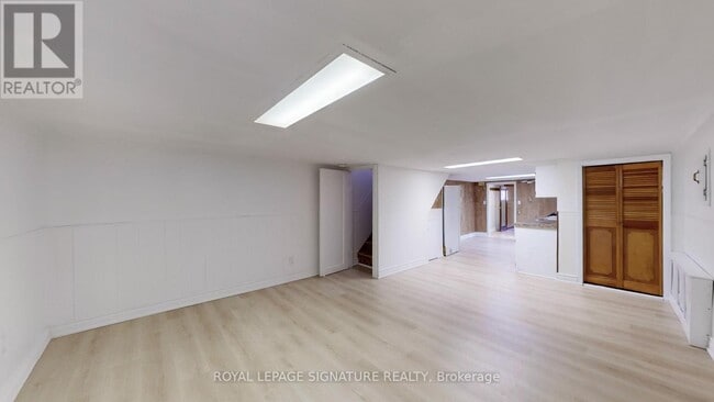 Building Photo - 247 Palmerston Ave