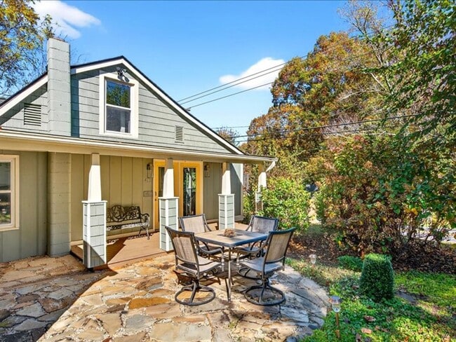 Building Photo - Wonderful Black Mountain Location-Long Term Rental