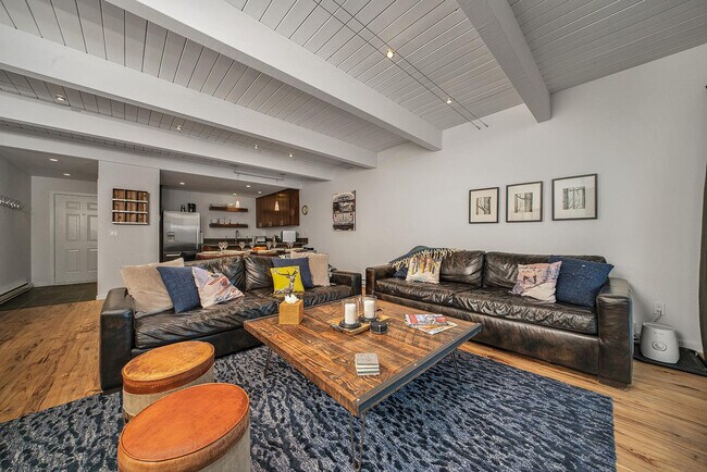 Foto del edificio - 450 S Pine St