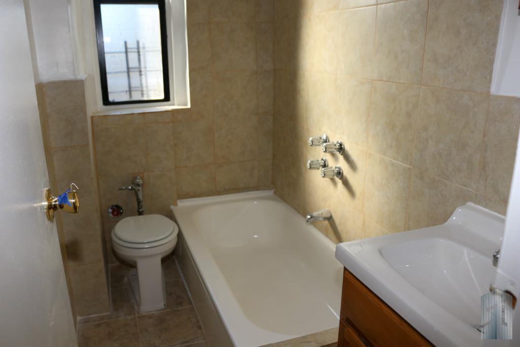 Foto principal - 3050 Perry Ave