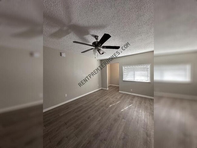 Building Photo - 1116 SW 43rd St