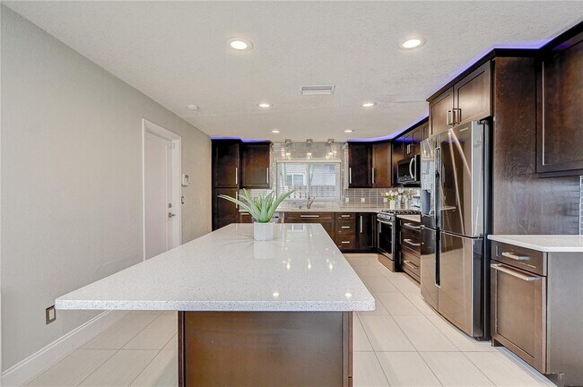 Foto del edificio - 2645 63rd Ave S