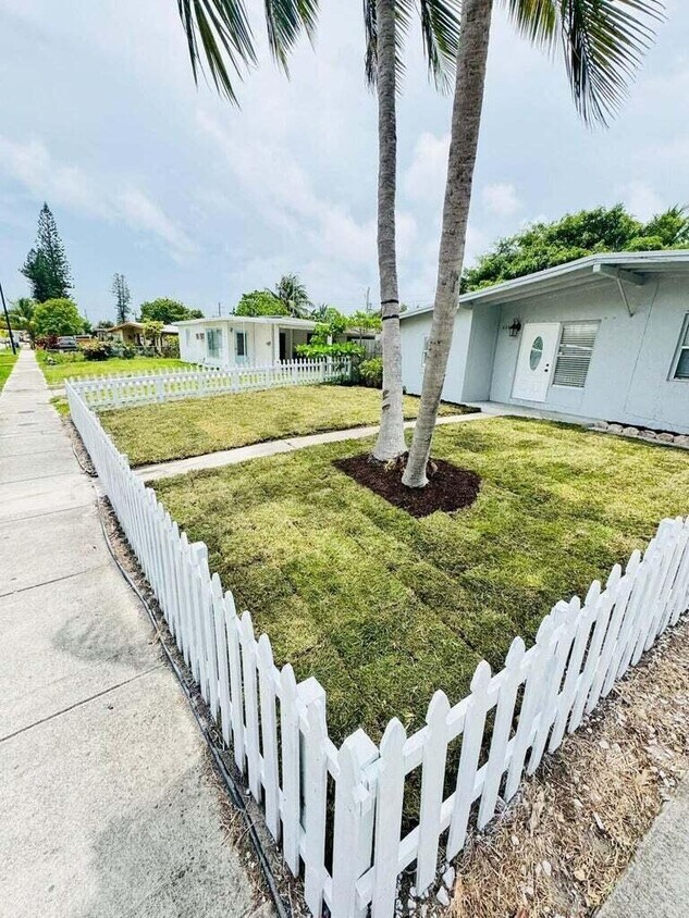 Foto principal - 4051 NE 15th Terrace