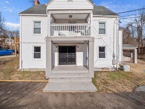 Building Photo - 945 S Main St