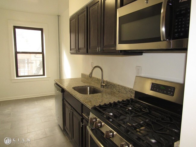 Foto del edificio - 13270 Sanford Ave