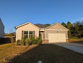 Building Photo - 445 Saffron Ct