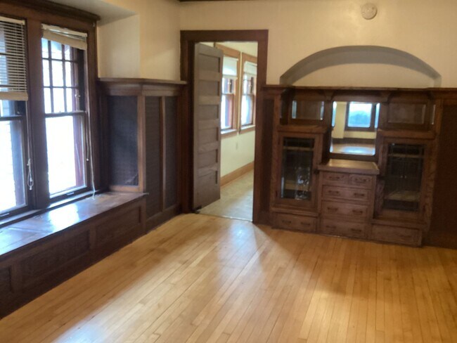 Foto del edificio - 3033 N Bartlett Ave