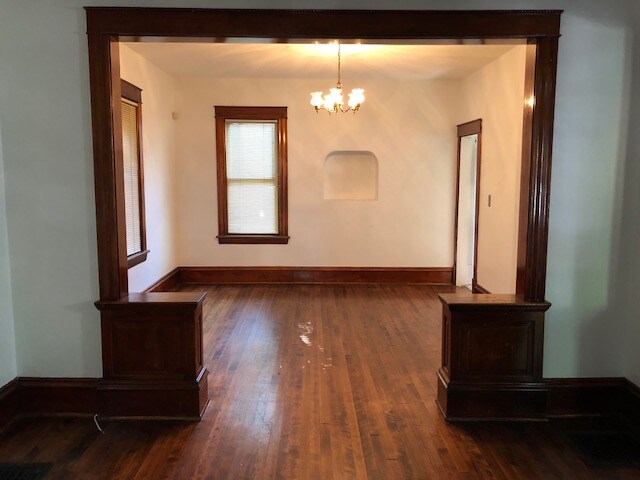 Building Photo - 3 br, 1.5 bath House - 3228 Grand Ave.