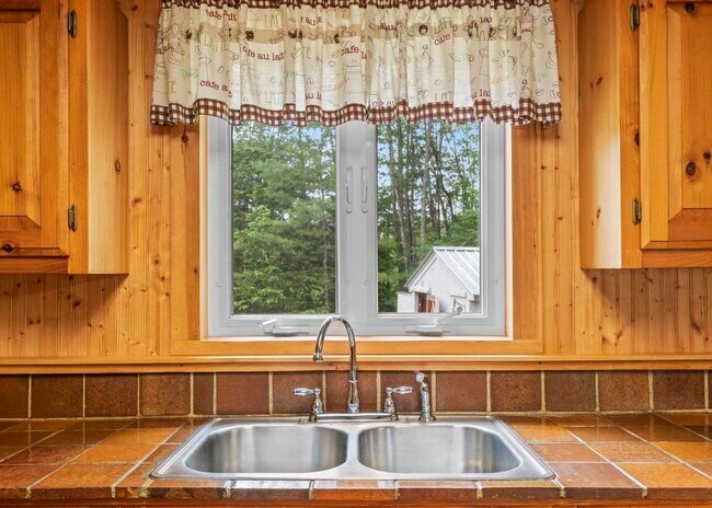 Foto del edificio - 7 Kincaid Ln