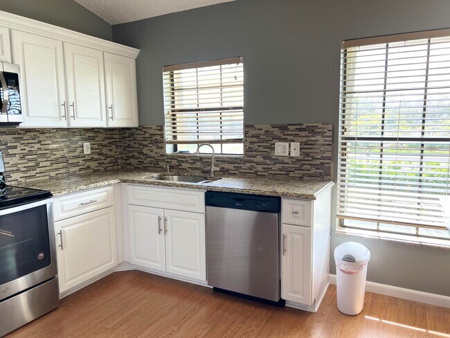 Building Photo - 8328 Waterline Dr