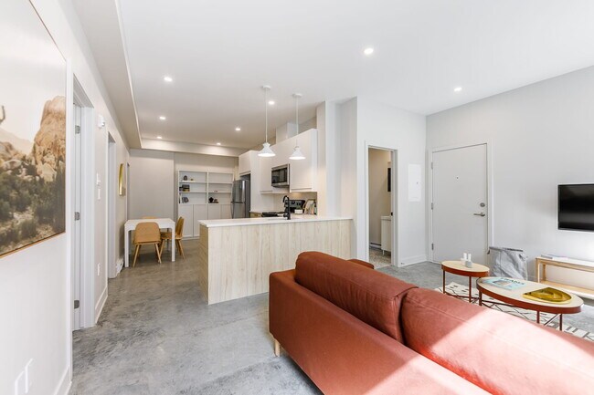 Building Photo - 3476 Rue Saint-Dominique