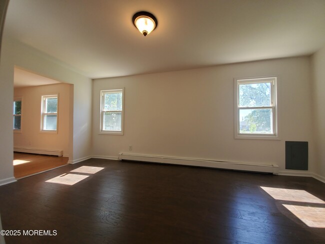 Building Photo - 722 Monmouth Pkwy