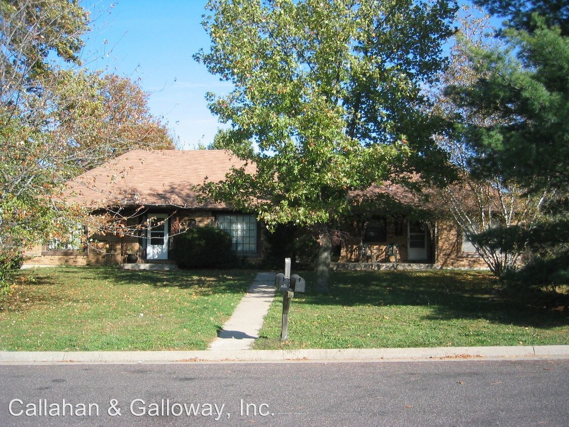 Primary Photo - 919 Canterbury Dr