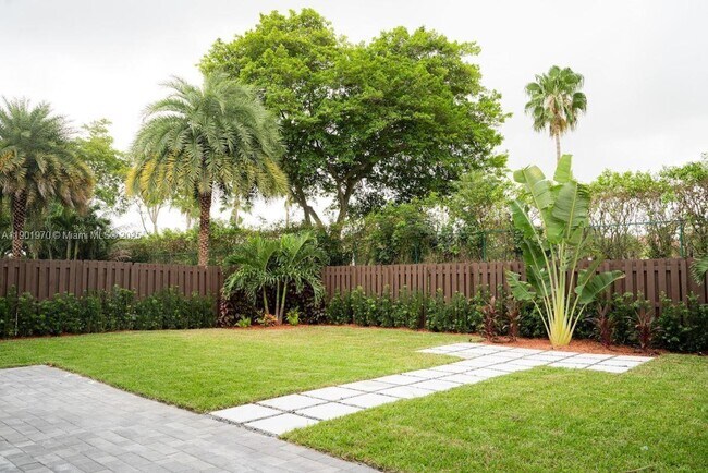 Building Photo - 10996 NW 58th Terrace