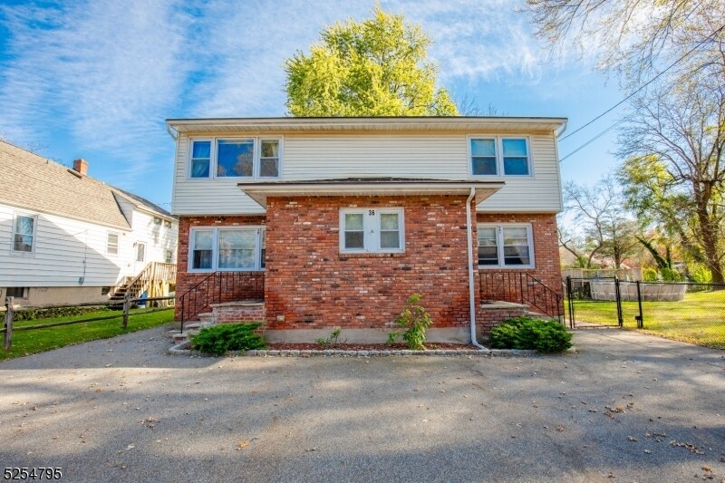 Primary Photo - 36 River Rd
