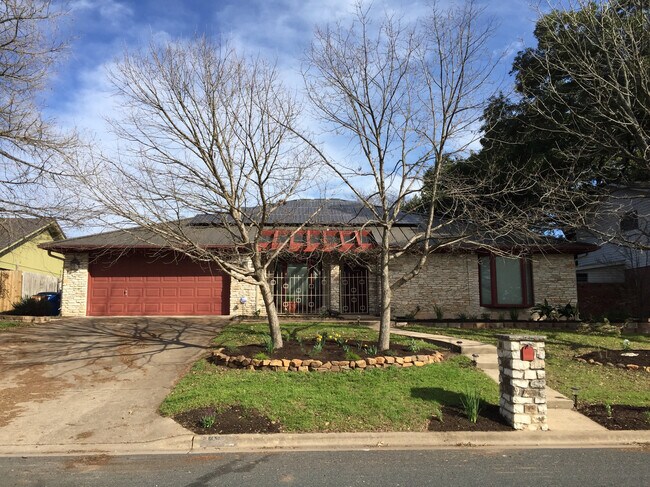Building Photo - Room in House on Indian Mound Dr