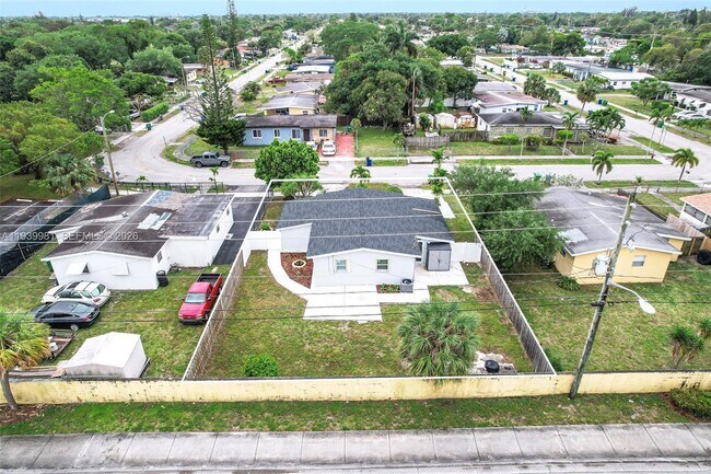 Foto del edificio - 2911 NW 5th Ct