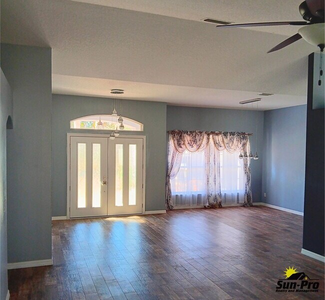 Building Photo - 1305 Shadow Path Dr