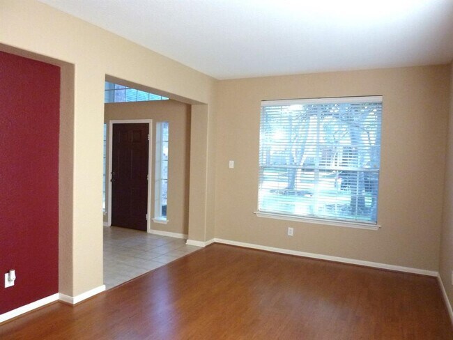 Building Photo - 2622 Falling Forest Ct