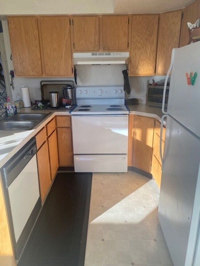 Building Photo - 2 story Duplex