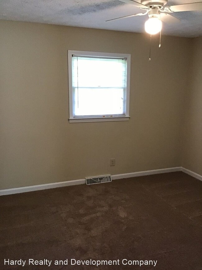 Building Photo - 3 br, 1 bath House - 117 Linden Street
