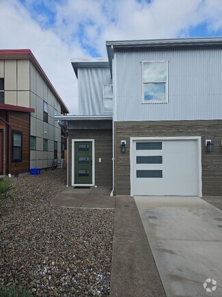 Building Photo - 312 Everett Way