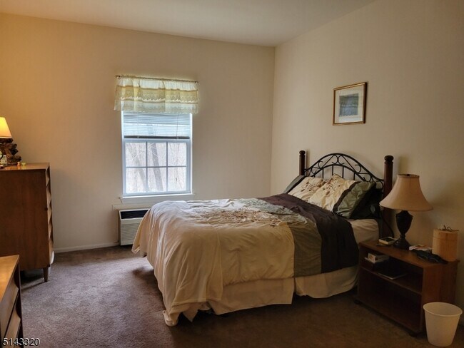 Building Photo - 6303 Richmond Rd