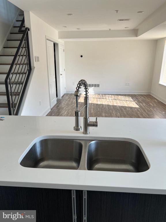 Building Photo - 1257 N Newkirk St