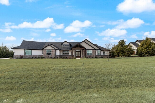 Foto del edificio - Lovely Custom Home in Beautiful Nevada!