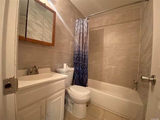 Foto del edificio - 131-37 Mathewson Ct