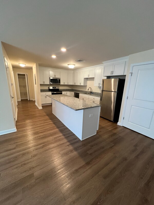 Foto principal - 540 Northend Dr