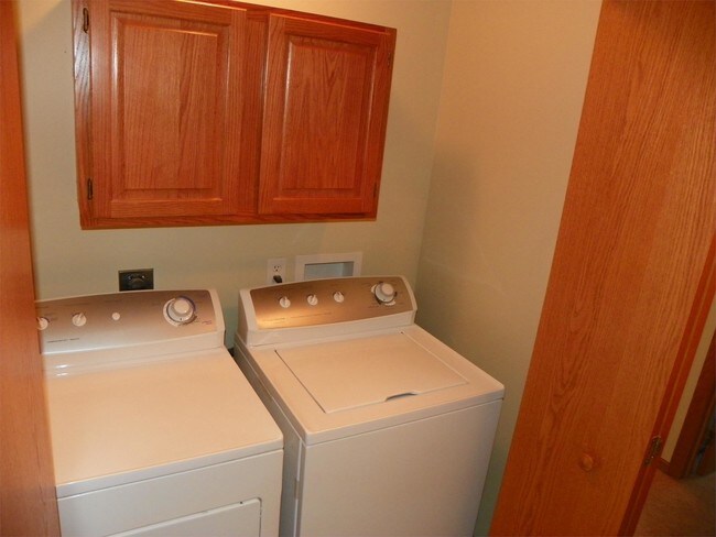 Building Photo - 6501 Whitewater Ln
