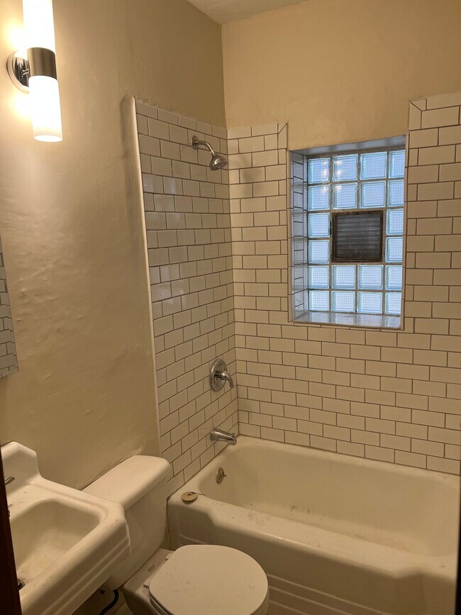 Building Photo - 3608 S Wolcott Ave