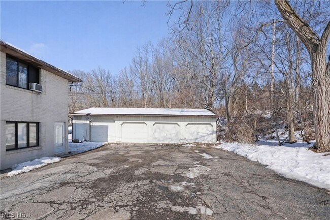 Foto del edificio - 12445 Cleveland Ave NW