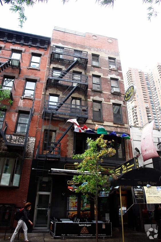 Building Photo - 356 44th St