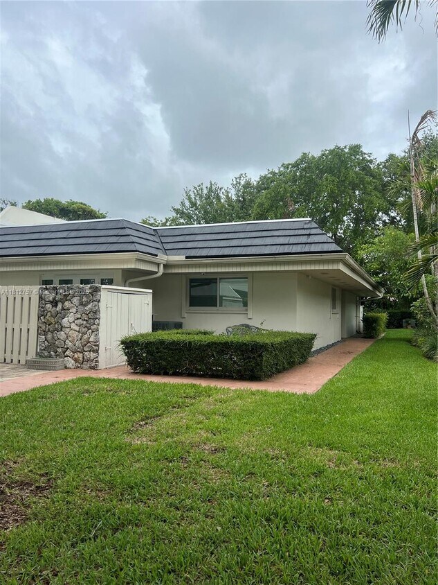 Foto principal - 8110 SW 83rd St