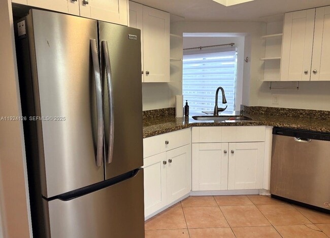 Foto del edificio - 4849 SW 152nd Ct