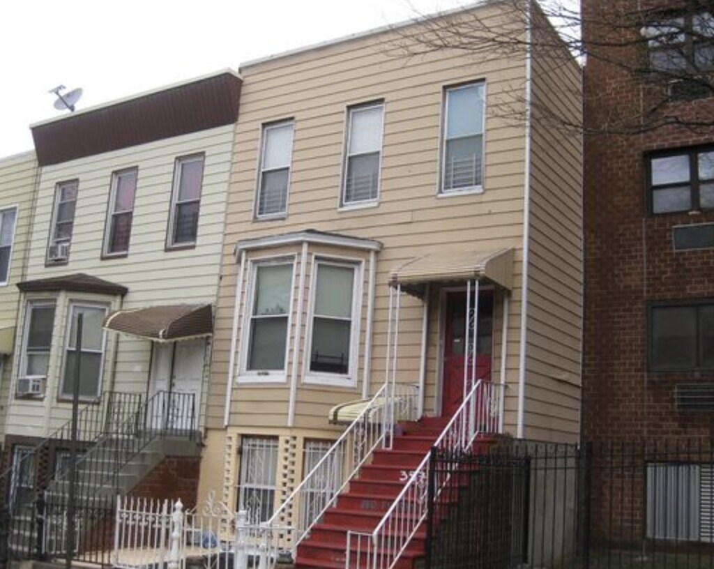 Building Photo - 357 46th St