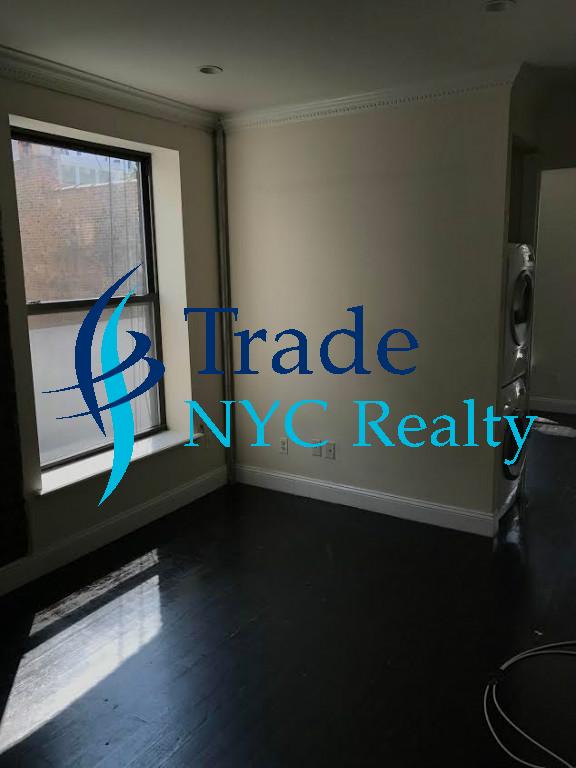 Foto del edificio - 227 E 19th St