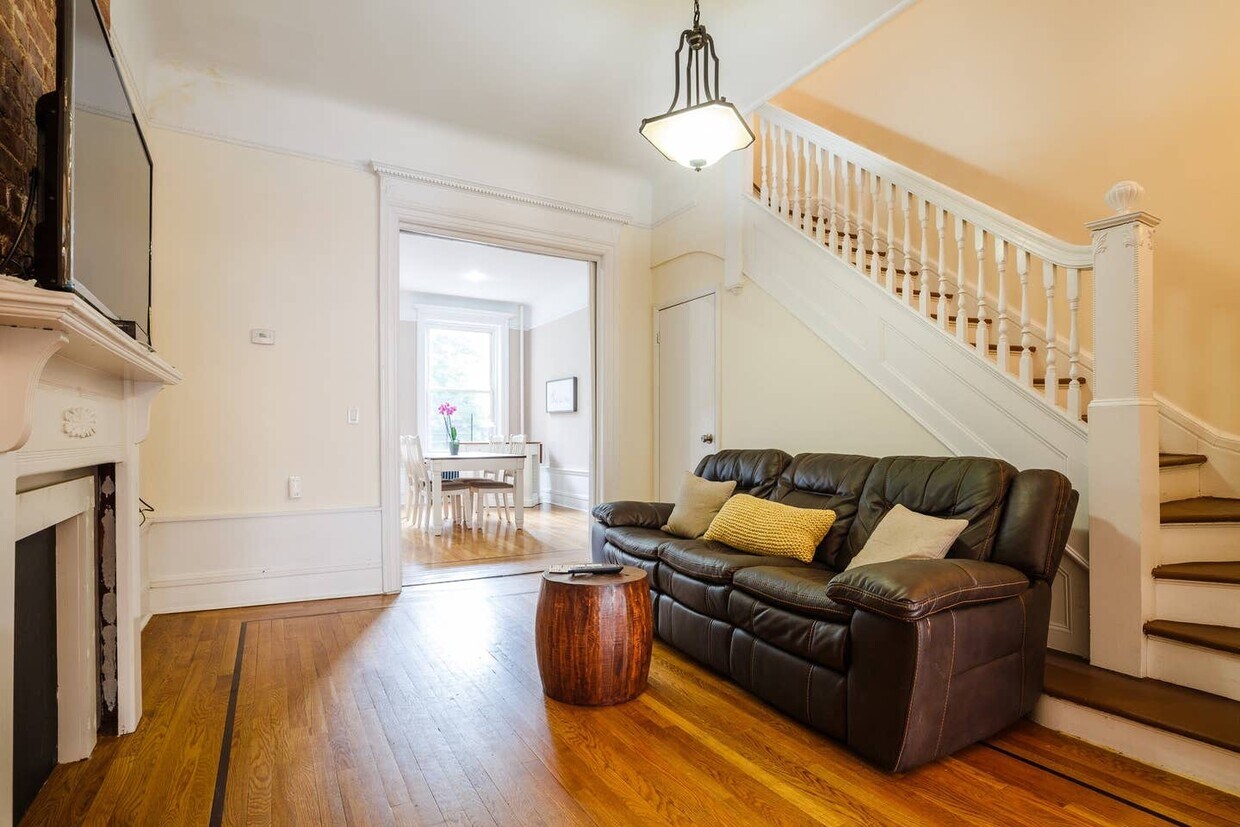 Primary Photo - 578 W 183rd St