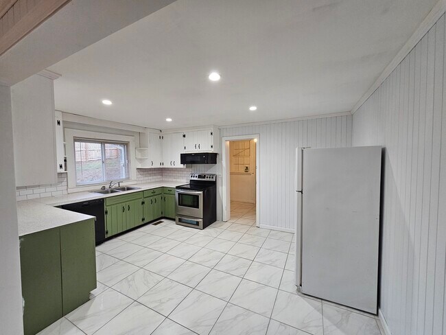 Cocina - 2808 Broad St