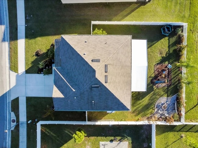 Foto del edificio - 5573 Geiger Estates Dr