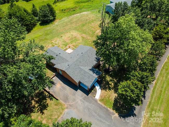 Building Photo - 109 Avery Dr