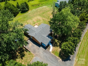 Building Photo - 109 Avery Dr