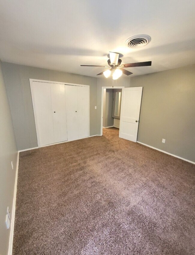 Foto del edificio - 2 Bed 1 Bath in the Country Estates Additi...